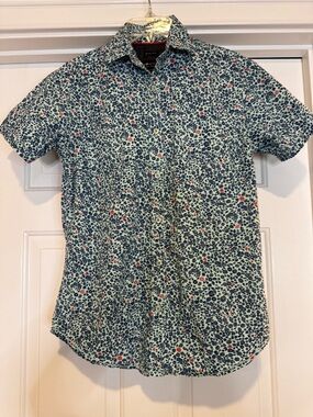 Geometrix Slim Fit Short Sleeve Button Down Shirt Small Floral, Cuff Detail